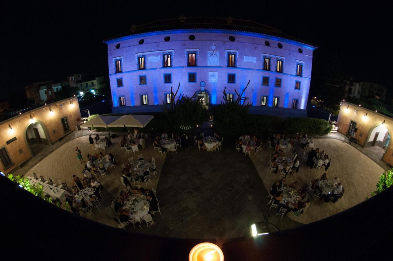 Castello Di Casapozzano Panzió Aversa Kültér fotó