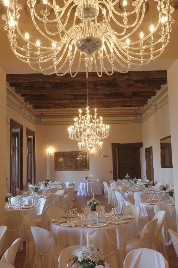 Castello Di Casapozzano Panzió Aversa Kültér fotó